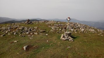 Oamendi (886) tontorra, postontzia eta trikuharria