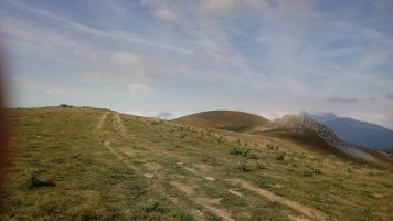 Largintia gaina, ondoan Katxolatze eta Kakueta