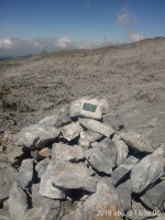 Ukerdi (2252m) tontorreko plaka