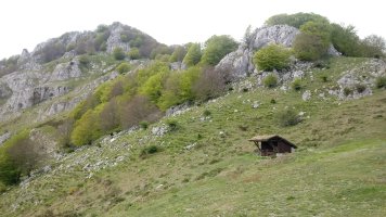 Ipizte-Hiruatxeta (1055m) mendia eta aterpea