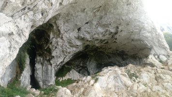 Astxiki azpiko haitzuloa