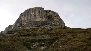 Ungino (1099m) azpitik jeisten