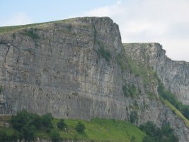 Txoloperen iparraldeko hormatzarrak