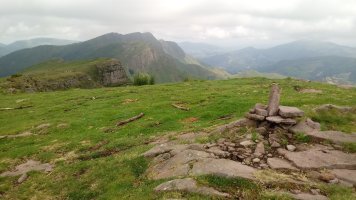 Astate (1022m) tontorra eta Iparla alderako ikuspegia