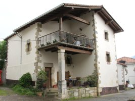 Azpiko Etxea, Saldias