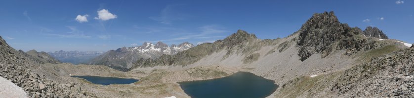 Ibones Altos de Brazato Lavaza tontorren hegoaldeko magalean