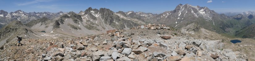 Bacias tontorra eta Batanes eta Vignemale urrutian