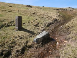 27. mugarria Larrunen