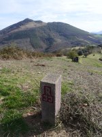 33. mugarria, Larrun