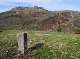 33. mugarria, Larrun