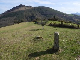 34. mugarria, Larrun