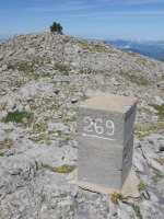 269. mugarria, Latras eta Le Pourten mendien arteko bizkarrean