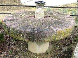 Desagertutako errotaren errotarria, Abartzuza