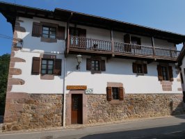 Iriondoa etxea, Etxalar