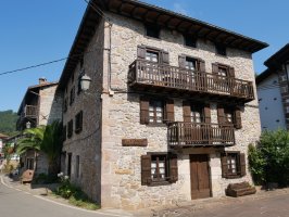 Topaldea etxea, Etxalar