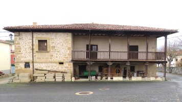 Salazar jauregia, Manzanos-Erriberabeitia