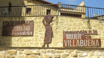 Emakumeari omenaldia, Eskuernaga