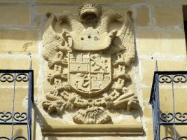 Udaletxeko armarria, Eskuernaga