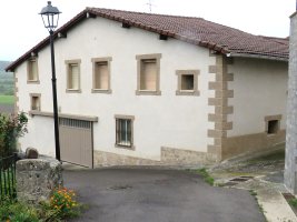 Etxea (Kale Nagusia 8), Heredia-Barrundia