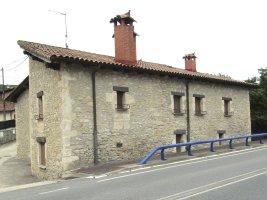 Etxea, Azazeta Arraia-Maeztu