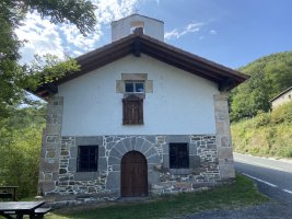 Santa Krutz Ermita. Ezkurra