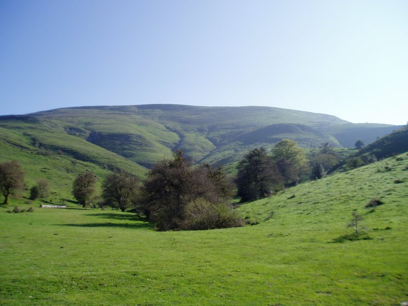 Eskanda (1205) Arrazolatik Orion mendatera igotzen den bidetik ikusita