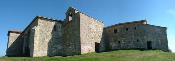 Ermita en la cima