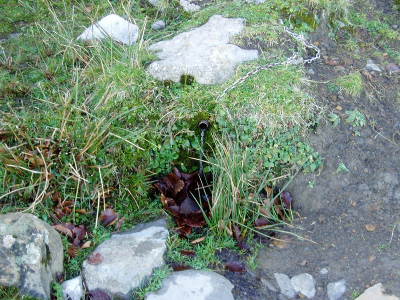 Iturria Andraitzeko lepora igotzen den bidean