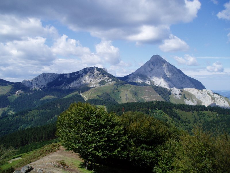 Ipizte eta Anboto Teilamenditik ikusita