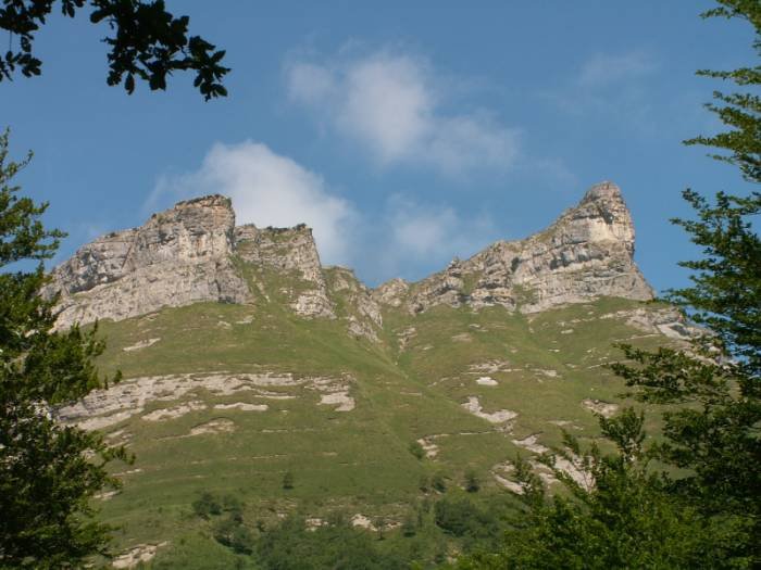 Lendoño Goikoa-tik igotzen den bideko hasieratik / Desde el comienzo de la subida desde Lendoño de Arriba