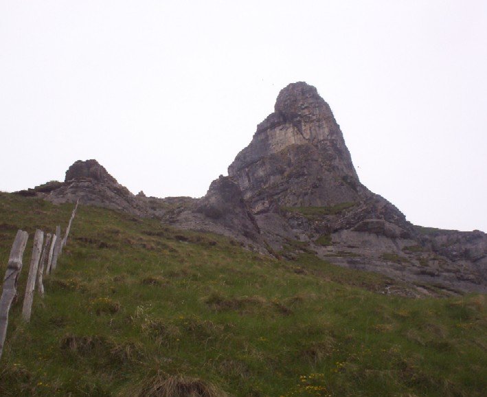 bajo pico del tologorri llegando al final de la valla