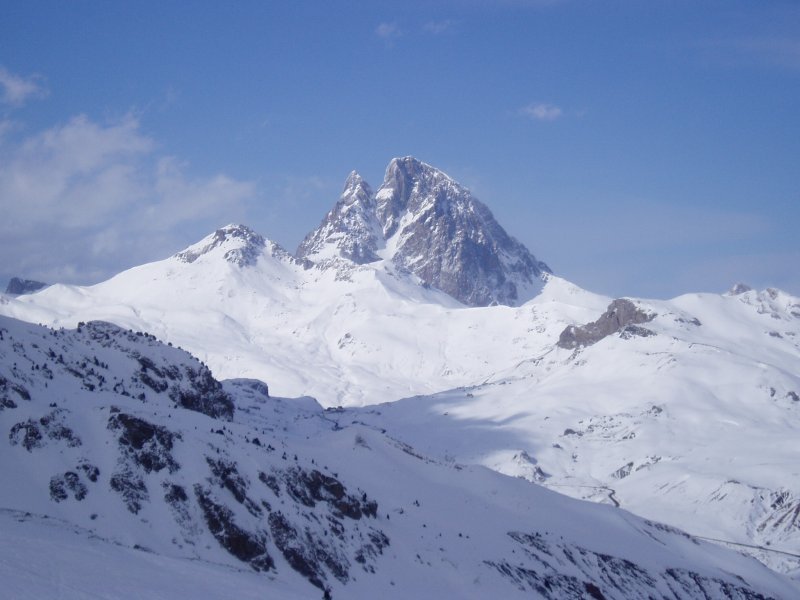 Formigaleko eski estaziotik ikusita