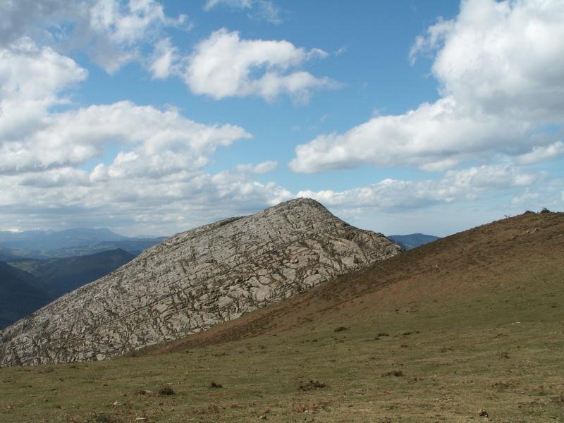 Pico de la Cruz Gazterango inguruetatik / Pico de la Cruz desde los alrededores del Gazteran