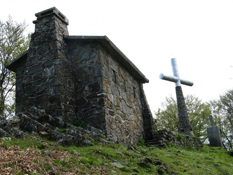 Aterpea eta gurutzea