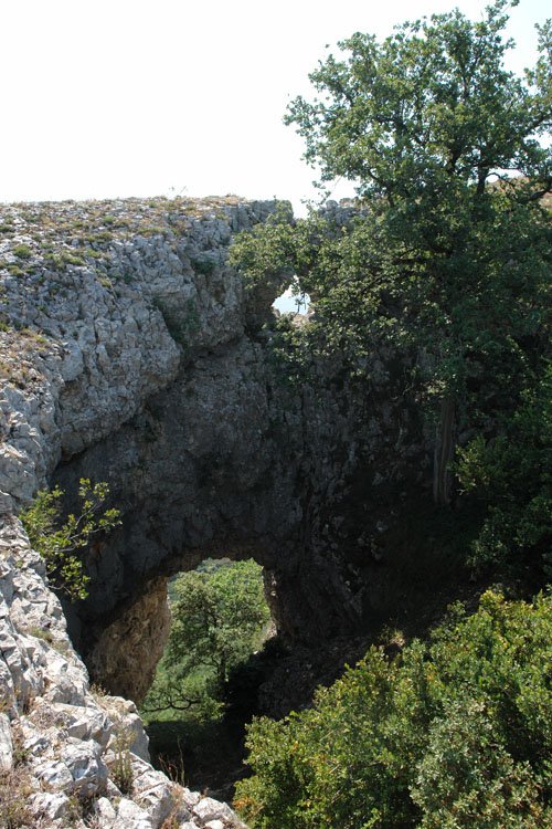 Haitzuloa, tontorretik gertu