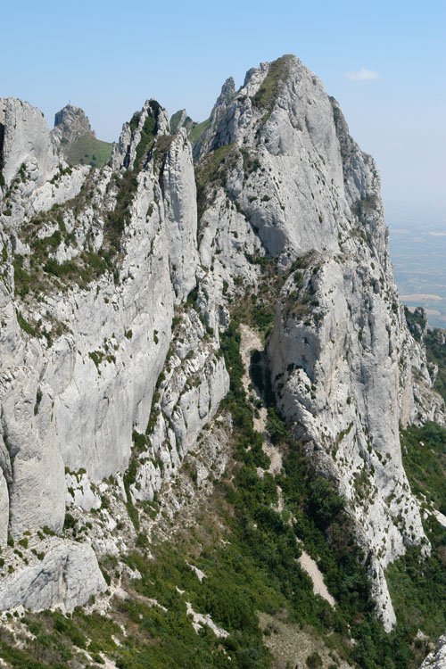 Mendebaldetik ikusita