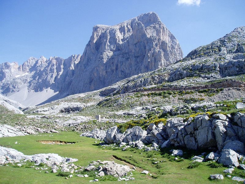 Peña Olvidada El Cable ingurutik ikusita