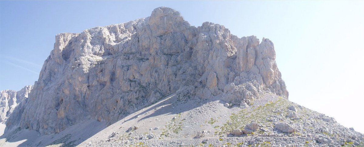 Peña Olvidada hegoaldetik ikusita