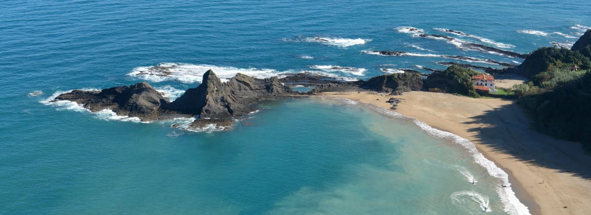 Saturrarango haitzak eta hondartza, Akillako muinotik