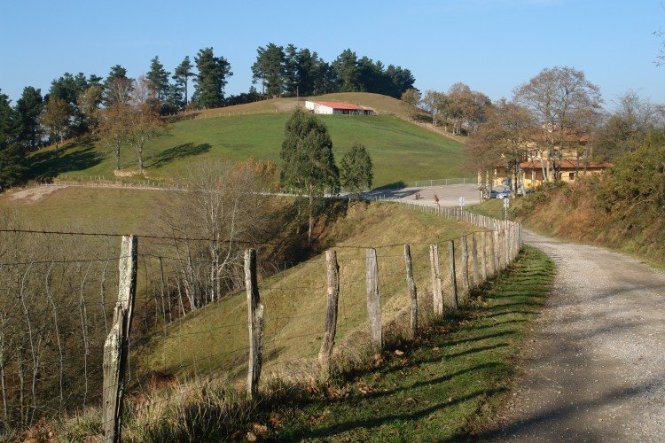 Idoiako aldeko bidea