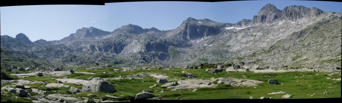 Colomèrseko zirkuko tontor nagusiak Estanhets deth Pòrt aintziren ingurutik ikusita