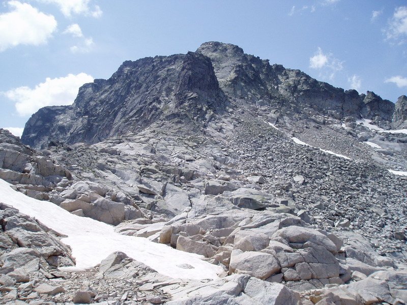 Ipar-mendebaldetik ikusita