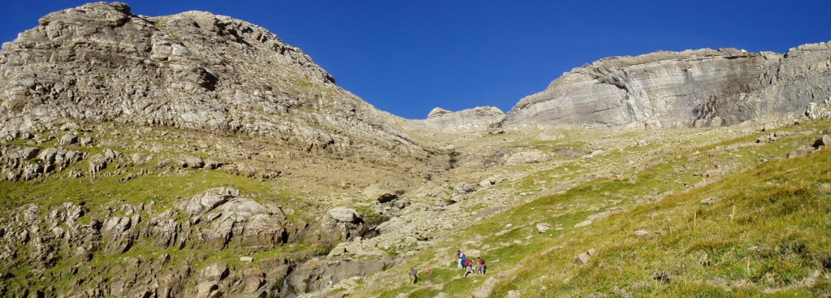 Pinetako Balkoira igotzen den bidearen azkenengo zatia