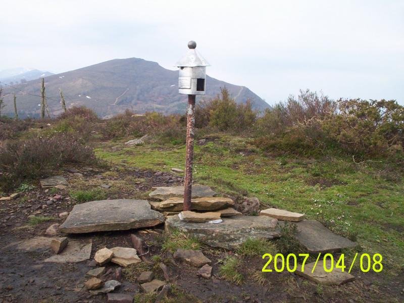 terreros con el burgueño de fondo