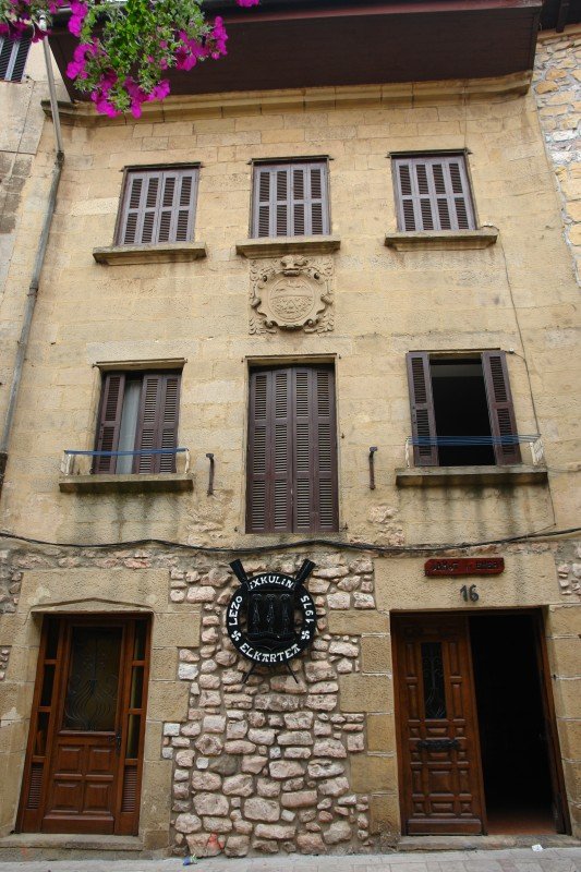 Ixkulin elkartearen egoitza