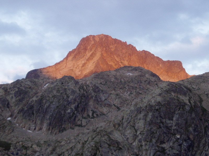 Ilunabarrean Bachimañako goiko urtegitik ikusita