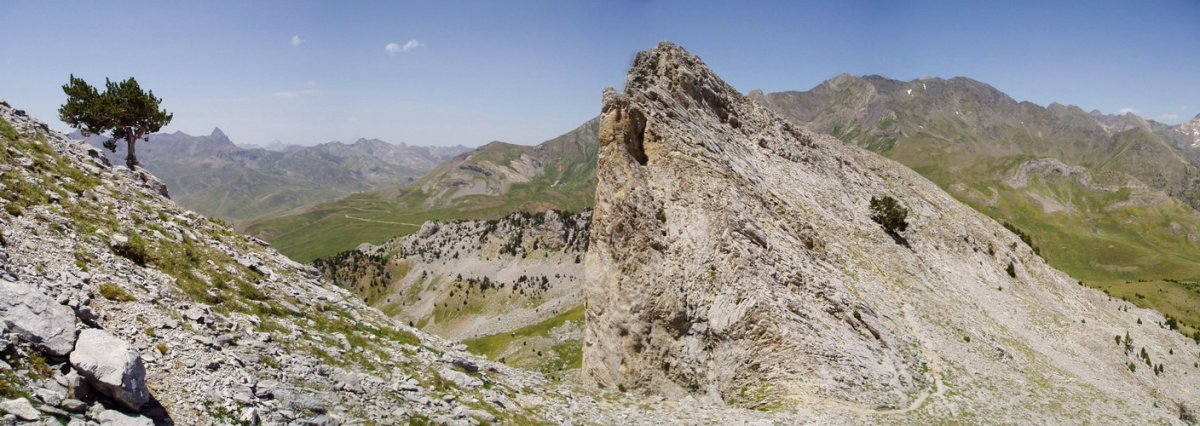 Ipar-mendebaldeko gandorreko tontor bat