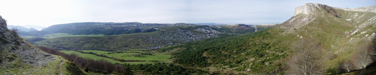 Leroneko atakara igotzen den bidetik hego-mendebaldera ikuspegia
