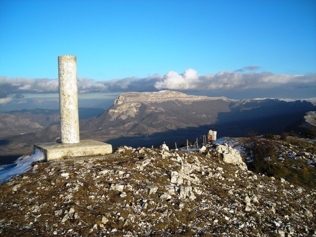 Gailurra. Beriaingo mendilerroa atzekaldean.