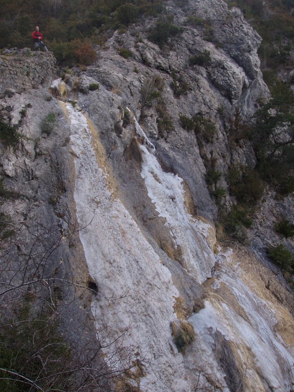 Urjauzi izoztua bidean